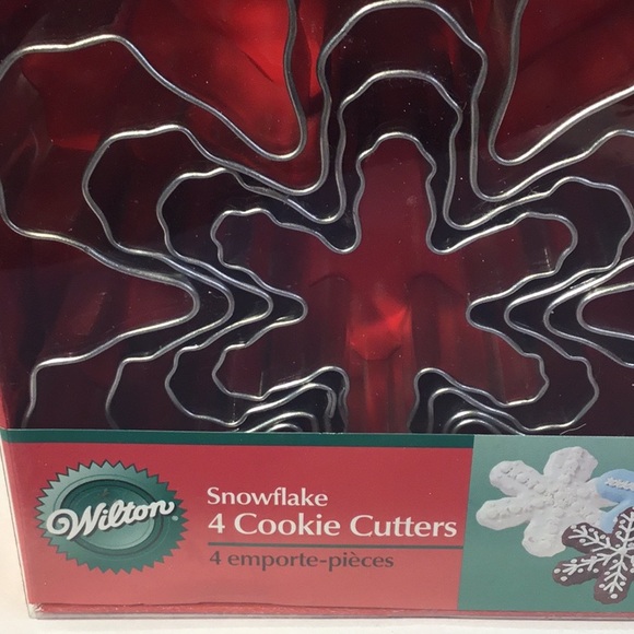 NIB 2006 Wilton Snowflake 4 Piece Cookie Cutters - Picture 2 of 5